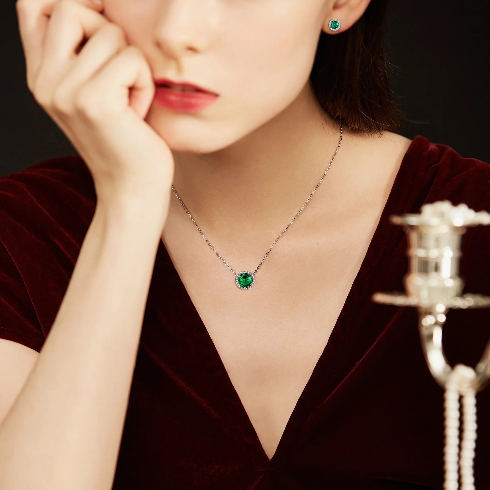 Birthstone Necklace for Women 925 Sterling Silver Necklaces May round Green Emerald Crystal Pendant Gifts for Everyday Wear
